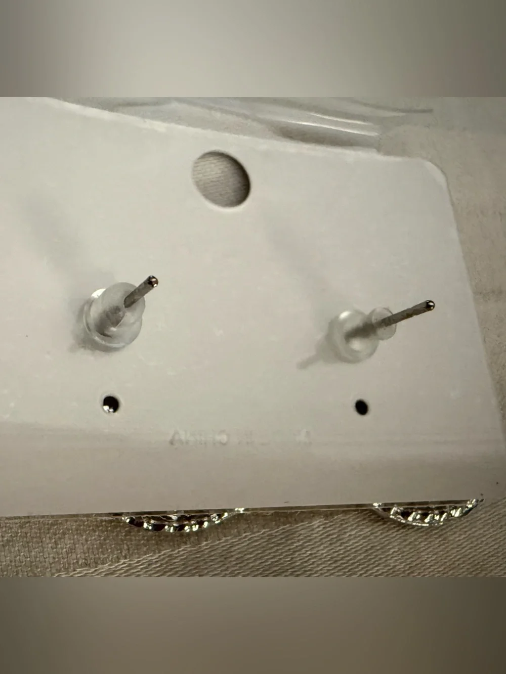 ELLAS Blue Clover Crystal Stud Earrings - Elegant Sparkle 💖
